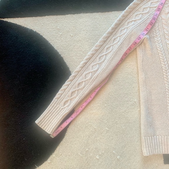 NWT Gap Crewneck Cableknit Sweater Xsmall. Oatmeal. - Picture 9 of 9